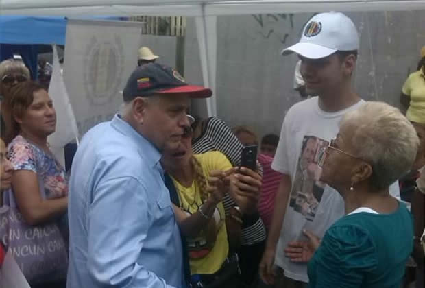 NDtitulares's tweet photo. Enrique Mendoza: Saqueos en Altos Mirandinos fueron inducidos por gente distinta a quienes protestan pacíficamente - https://t.co/X6GD3hsx8B https://t.co/HrcGFUPuAD