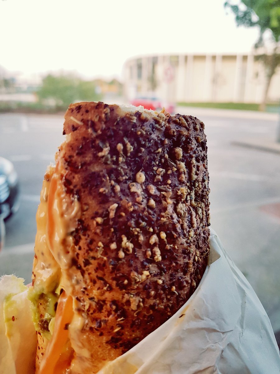 LegierSandra's tweet photo. Paris-Nice .... Merci à @Elior_France pour le service très convivial et professionnel ! Une vraie pause sympa #pommedepain #starbucks https://t.co/TDNgCuRvgc