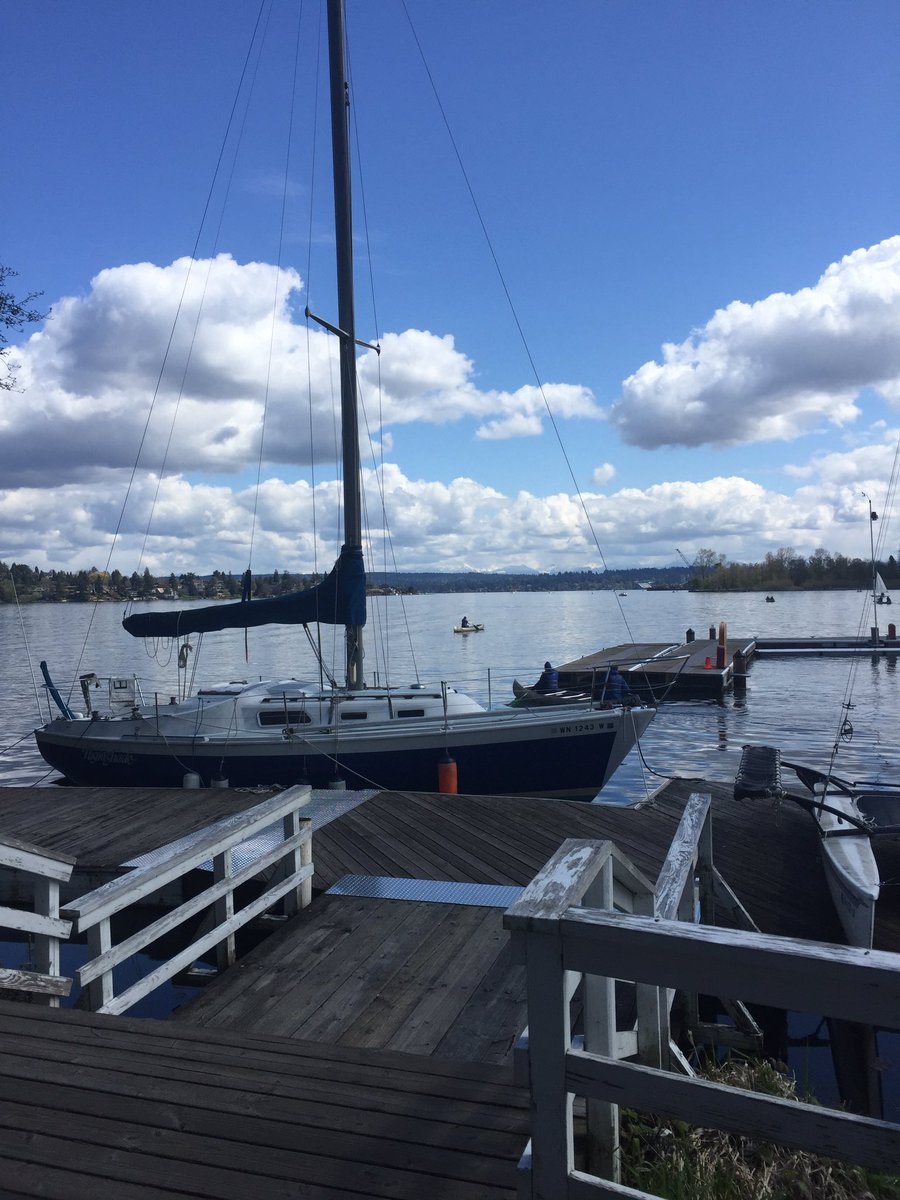 runsomething's tweet photo. New route with a pretty incredible view. #seattleruns https://t.co/bmtcJAyydx