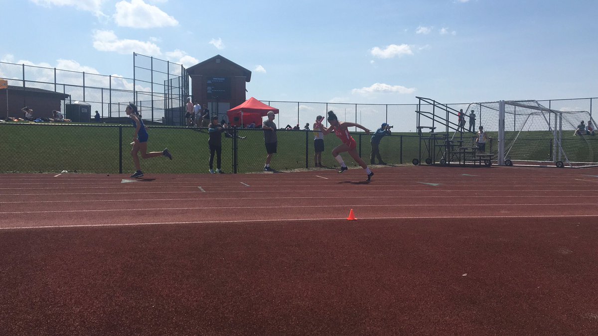 HorlickGirlsTF's tweet photo. Making up the stagger #kneeUpToeUp #dorsiflexion #pushPushpush https://t.co/k9gh6syMFv