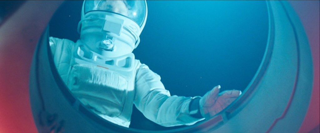 OnePerfectShot's tweet photo. MOON (2009) Director of Photography: Gary Shaw | Director: Duncan Jones https://t.co/NrOEwmGYYx