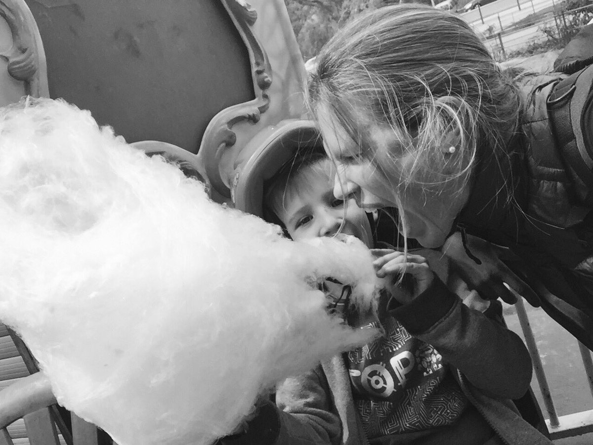 GoMamanGo6's tweet photo. #QuiTrouveraLePlusDeChocolatDemain
#LeSportCLaVieLesGourmandisesAussi
#BougezPartagezSouriez
#BonWeekEnd
#GoMamanGo https://t.co/ob2GFTjHuY
