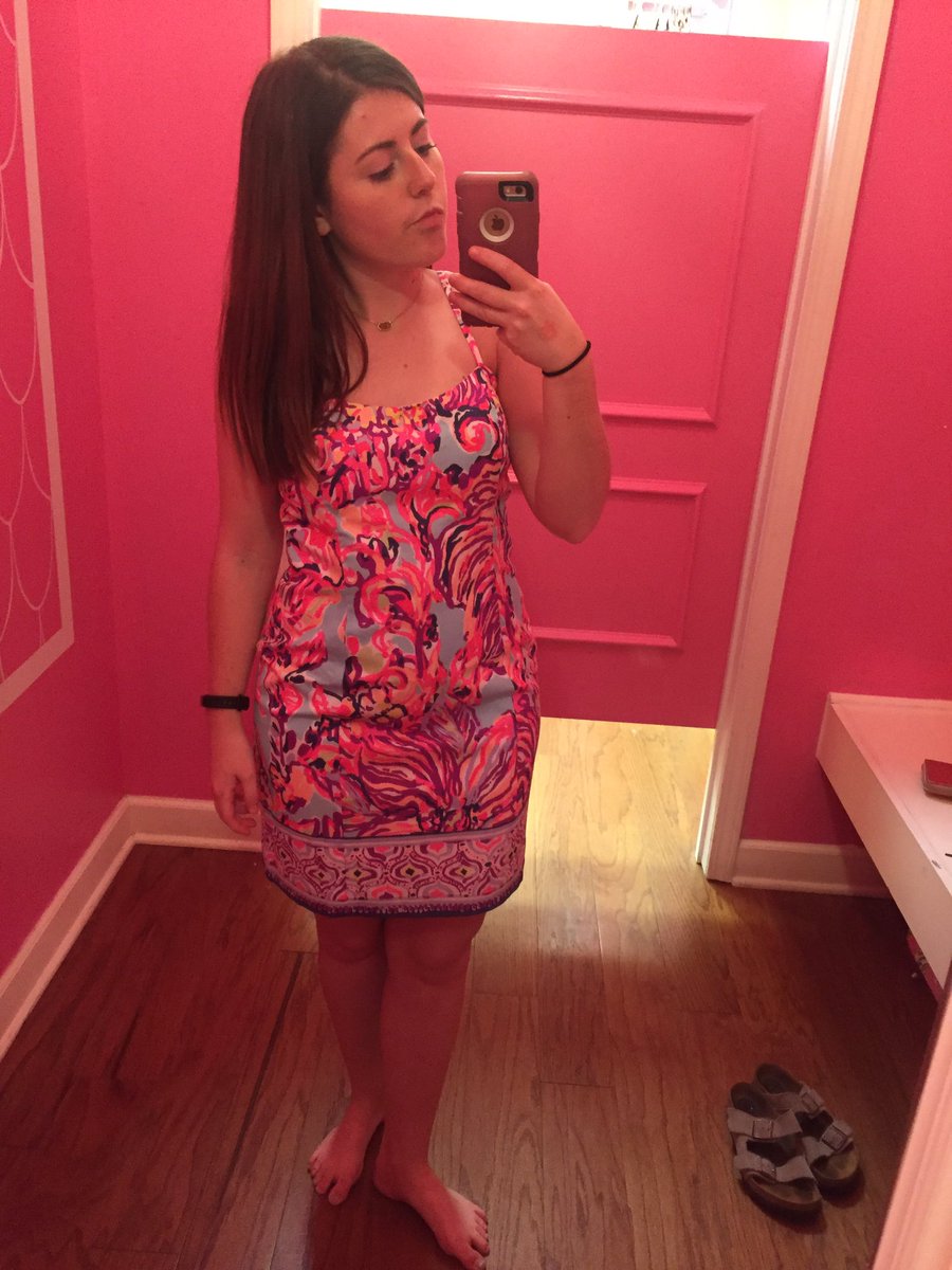 vadersforce's tweet image. QUESTION WHICH DRESS DO YALL LIKE BETTER PLZ HELP