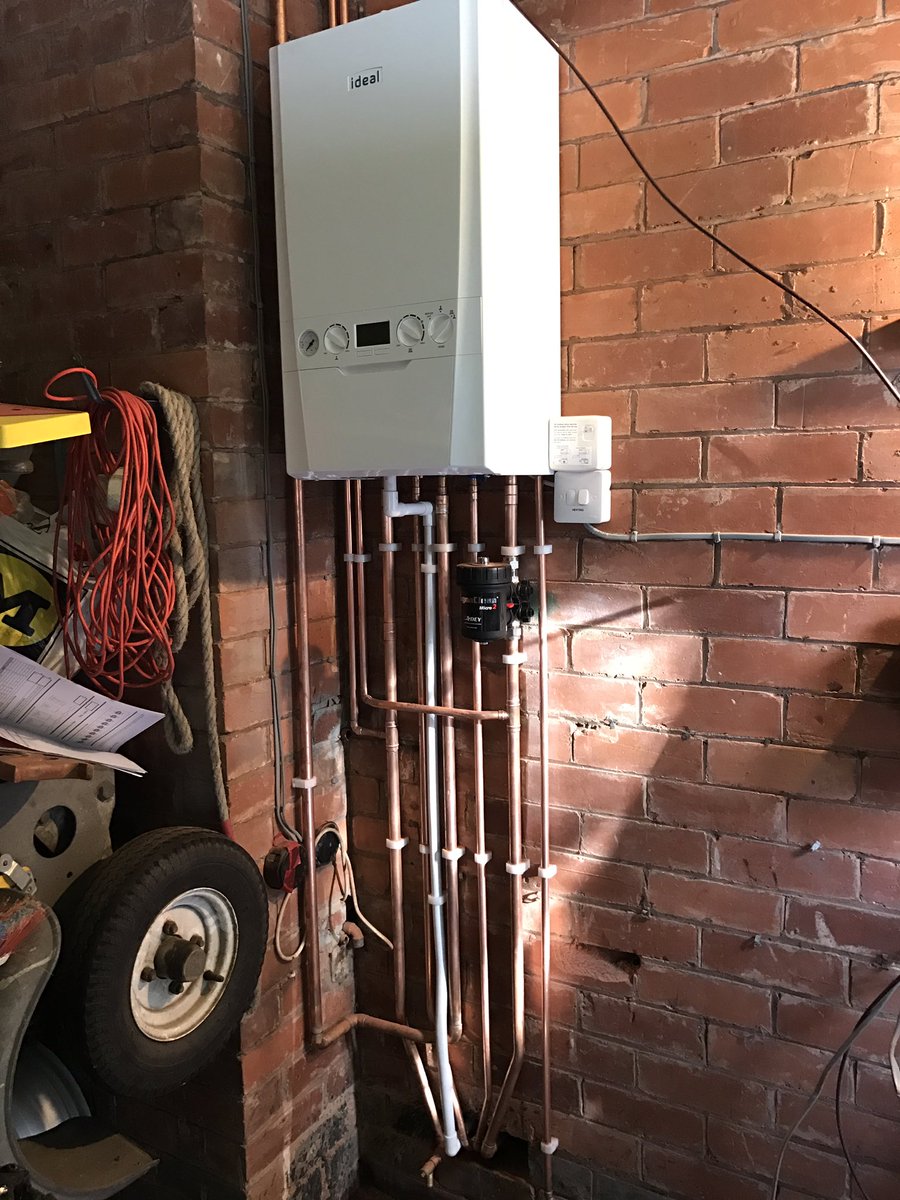 EPHMBarnsley's tweet photo. New @ideal_heating logic+ #fullheating #fullhouserepipe #allincopoer #ephm https://t.co/Uo2NeGyT5K
