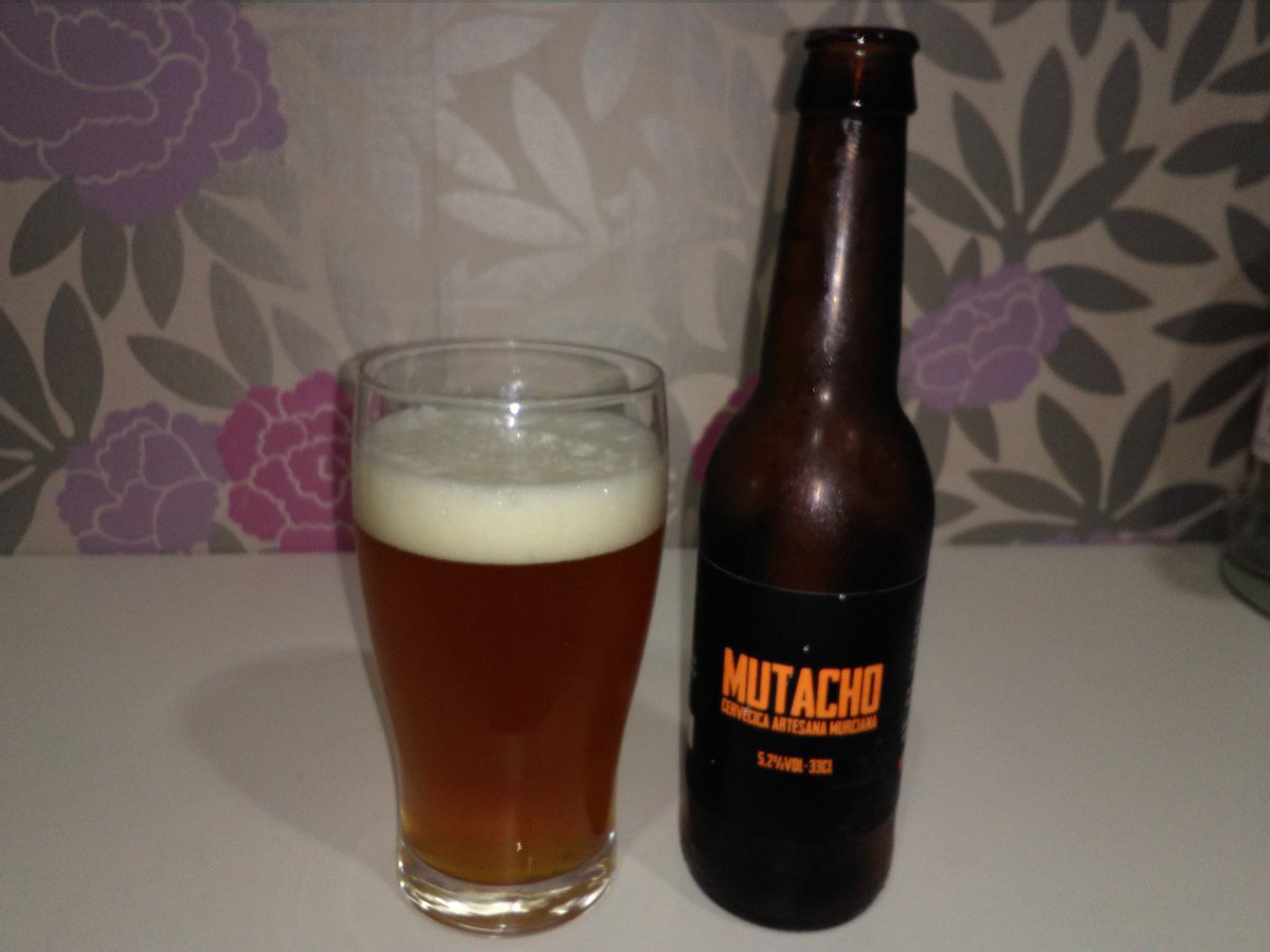 jtorresmiret's tweet photo. 2° día de mi viacrucis. Vuelvo a probar la Pale Ale de @cervezasmutacho. Buena cerveza murciana, ligera, maltosa y equilibrada. Mañana mas. https://t.co/3gflupR1eF