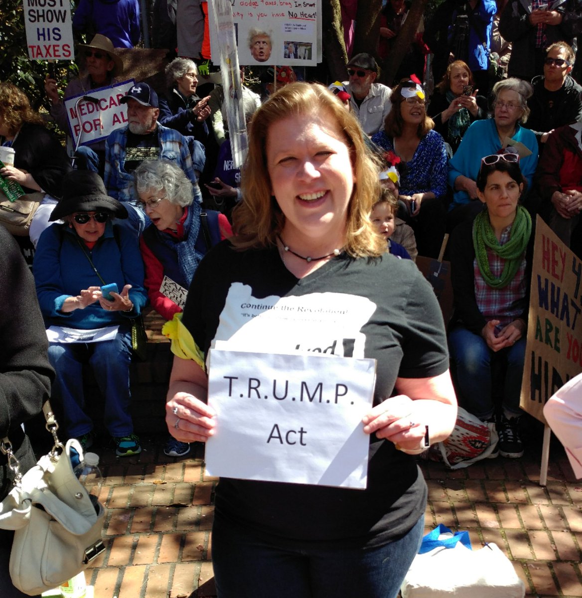 Leigha2020's tweet photo. Beautiful day for a #TaxMarchPDX! 

I march for the Tax Returns Uniformly Made Public (T. R. U. M. P) Act.

Ask for it by name! https://t.co/cfeVYltjUm
