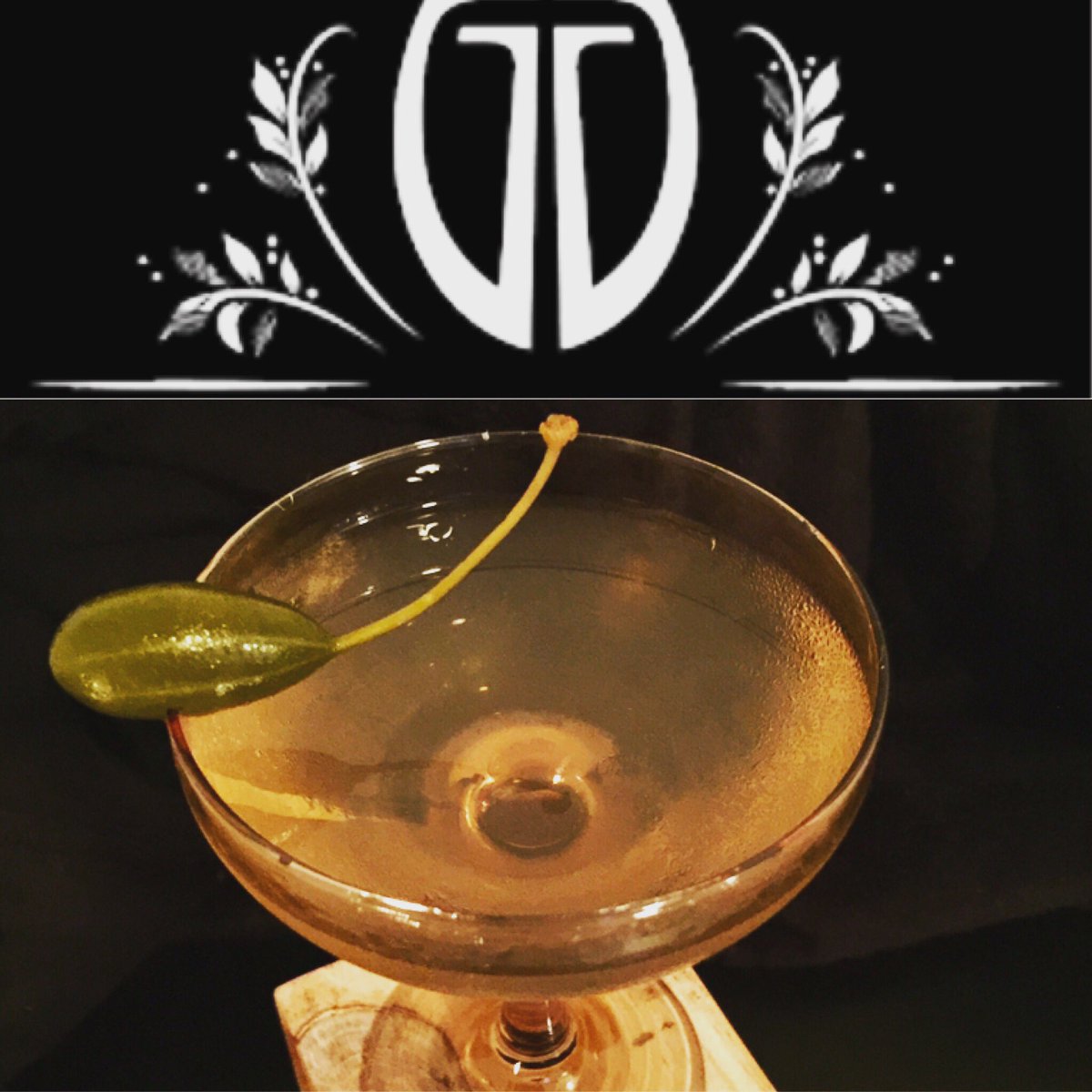 julie_mecteau's tweet photo. The Briny Smiths! @GreenhookGin, #finosherry & caper berries brine. @reZinSelection #espritrezin #saltycocktail #martini #americandry #gin https://t.co/5vhU2j6kkE