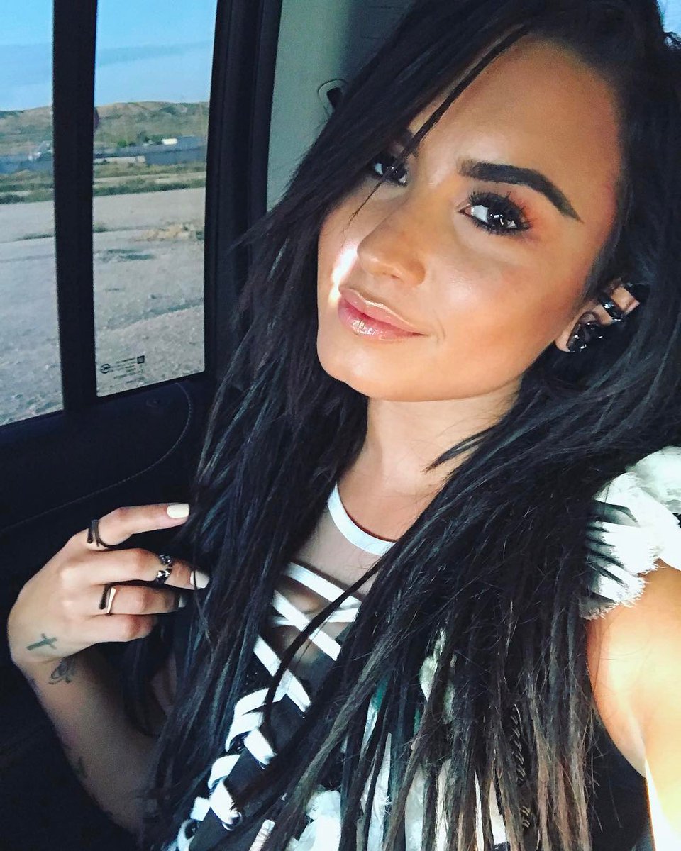 justcatchmedemi tweet picture