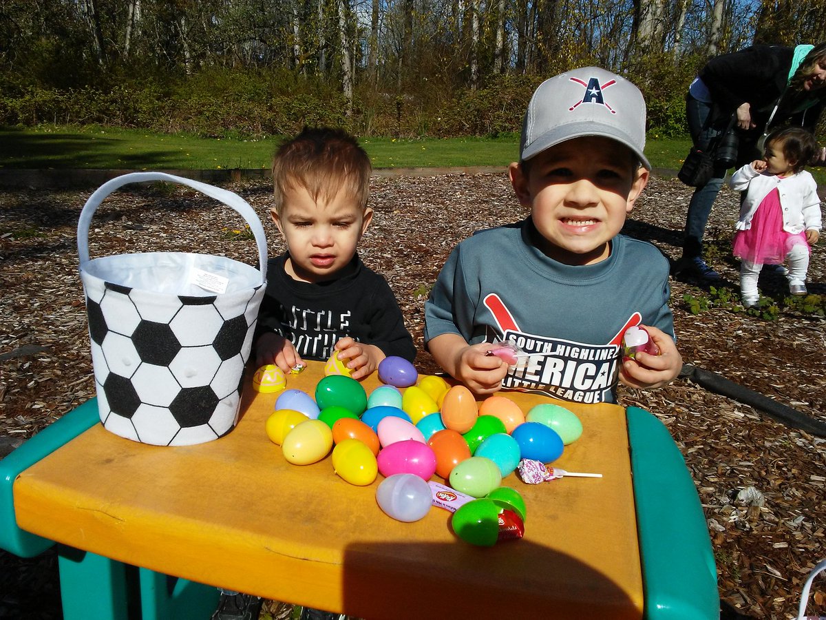 Jgomez206's tweet photo. From #eggstuffing to #egghunt #easter2k17 #Easter https://t.co/2dYc41tqy7