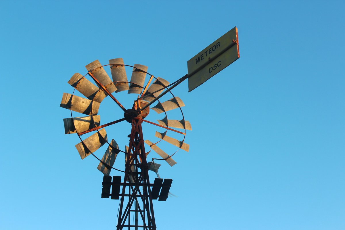 vbenh1's tweet photo. #O2SPhoto I didn't realise that my interest in taking the same photo topic over again was called indexality: Ravenswood windmill. https://t.co/tcJpy0yZbk