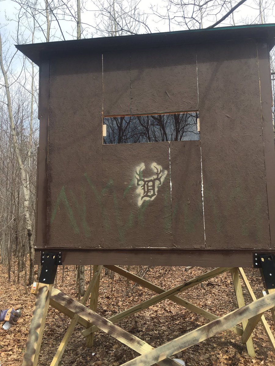 Finished this box blind today.  #detroitbuckclub #hunt #michigan #alcona