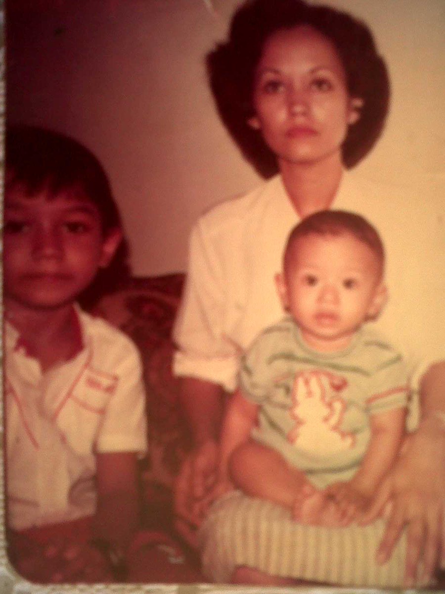 cabalero03's tweet photo. Slamat ulang tahun emak ku tersayang...panjang umur,sehaat selalu &amp; trima kasih buat semau kesabaran dan doa2 nya https://t.co/qnMkYJ5M46