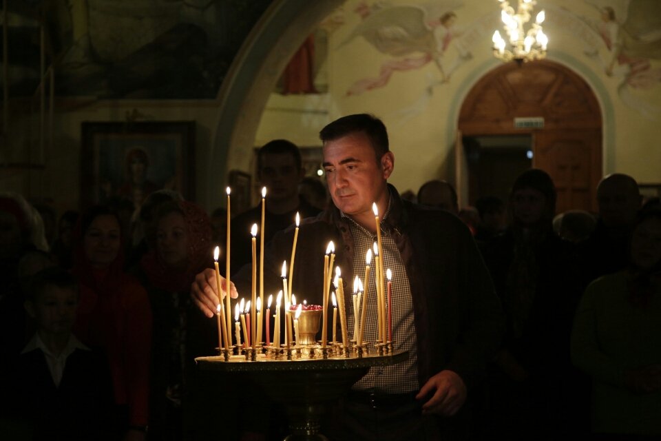 Tularegion71's tweet photo. Губернатор Алексей #Дюмин принял участие в Пасхальном богослужении в Храме Святых Апостолов Петра и Павла п. #Дубна https://t.co/yFcdsWjOgM