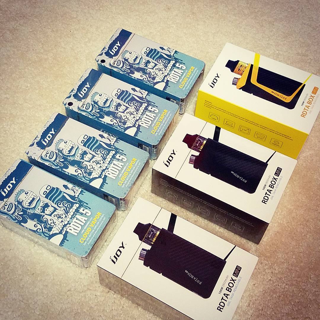 ShizzonTnT's tweet photo. Check out @RealRiPTrippers Instagram page and like this post. #vapefam #vaping #ijoy #rdtaboxmini #rdta5 #vapelife #clouds #riptripper https://t.co/xvq0icXCWC