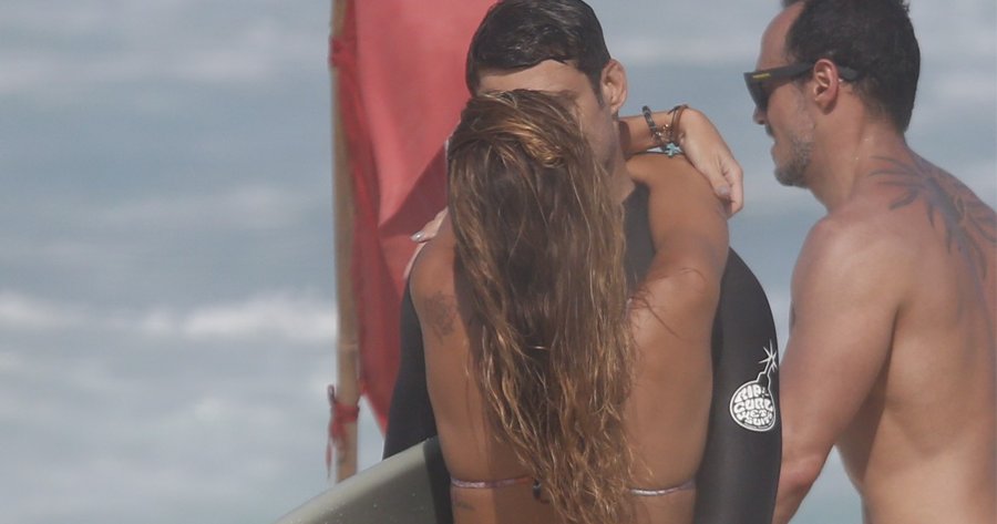 siteEgo's tweet image. Oeee! Cauã Reymond e Mariana Goldfarb esquentam o clima em praia do Rio com direito à mão boba glo.bo/2pnGZcV