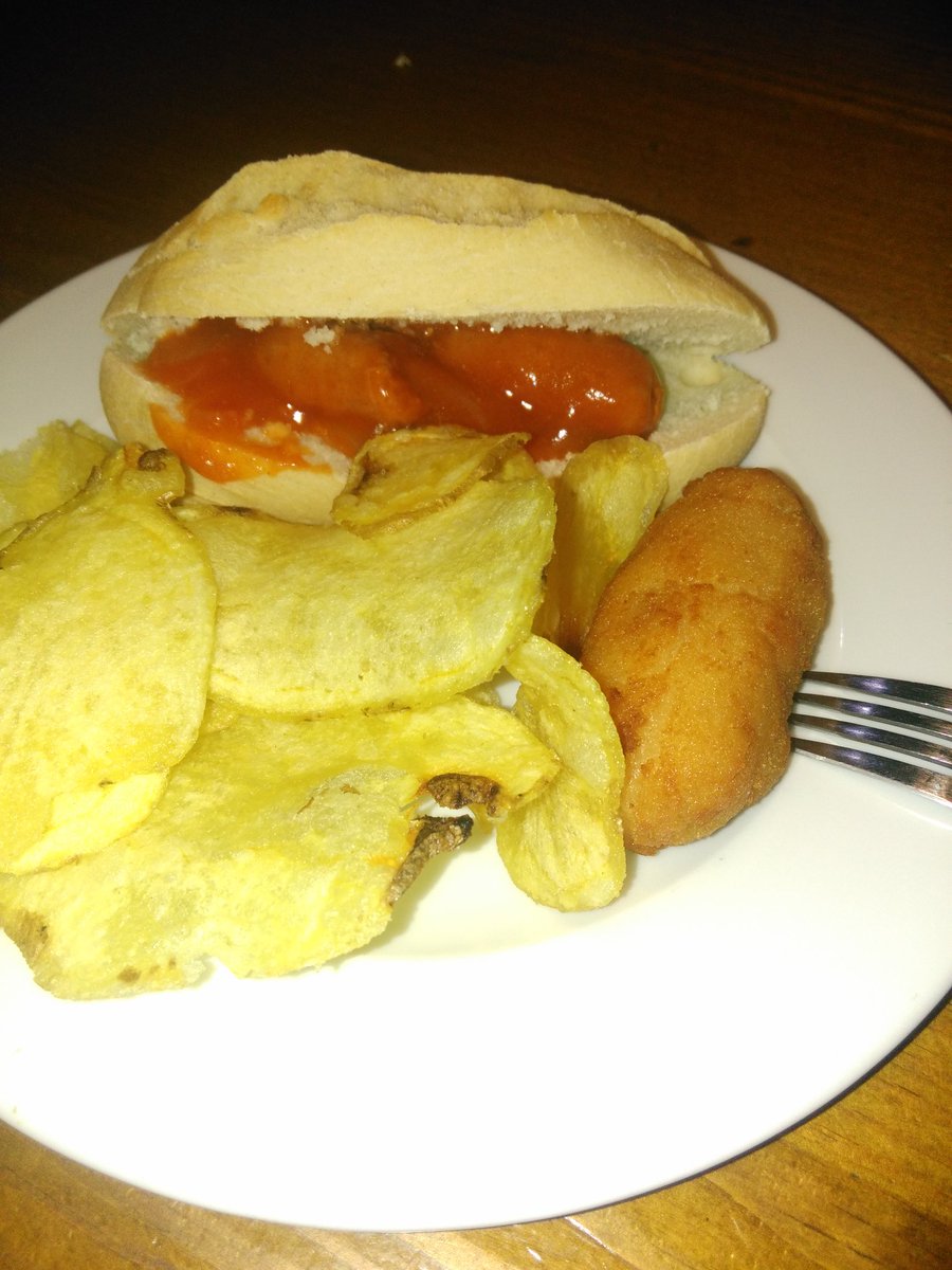 Mar95Mar's tweet photo. Entrar en el @RhinBarril muertos de hambre y salir igual que entramos. (Tapa para DOS) https://t.co/FJloiY1UF0