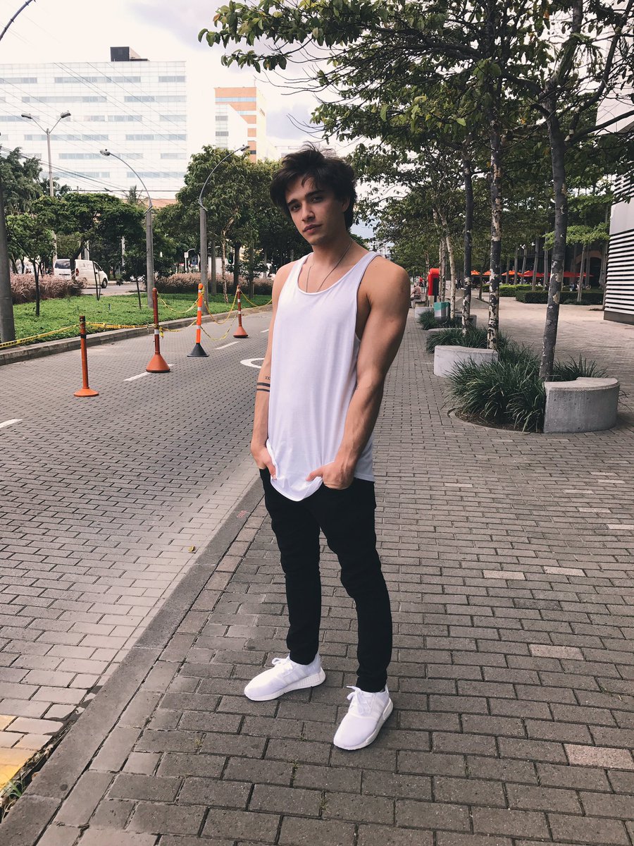 JulianSerrano01's tweet photo. Colombia https://t.co/0L85DviT9j