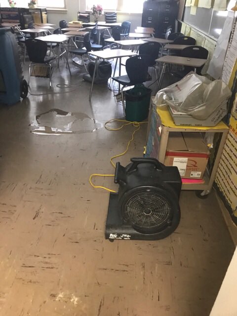 socalumni1952's tweet photo. Reports of a massive environmental cleanup is underway at #SOC RIGHT NOW! 
#relocateSOC #standwithSOC @SOCHS2016 https://t.co/ZV26GEr3KK