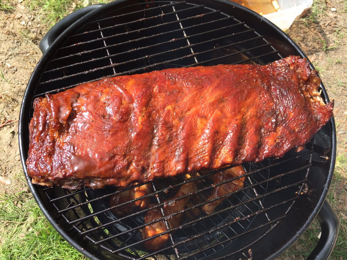 SuzyFHomemaker's tweet image. Perfect weather in West Tn today! I'm learning how to smoke stuff. #spring #ribs #memphisstyle Got a smoker yesterday.