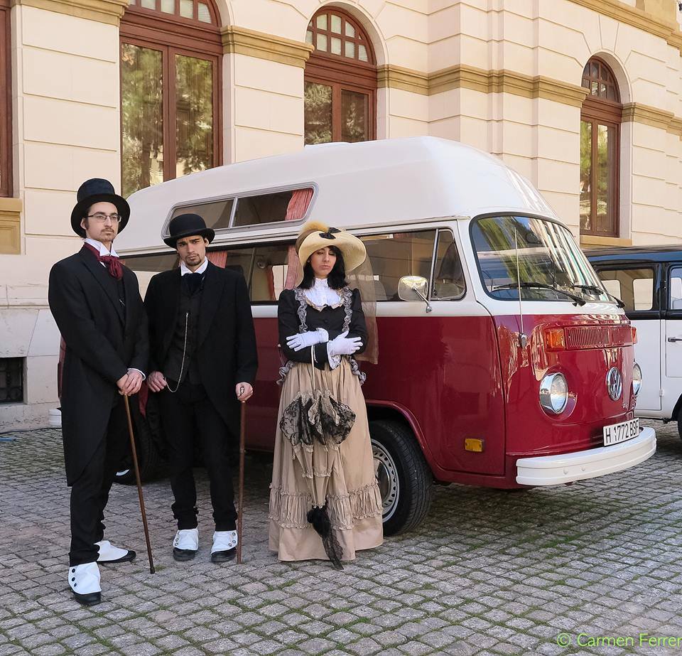 AFSP2016's tweet photo. Exposición de coches clásicos americanos en @dipuAlicante @costablancaorg , fotografías de Carmen Ferrer de @AFSP2016 https://t.co/hT7GsHduzD