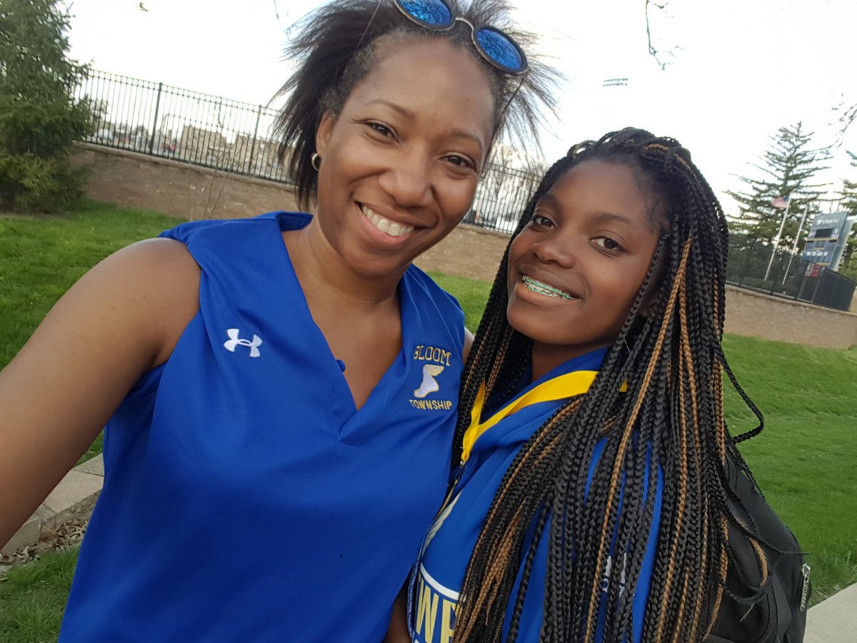 CoachLadyA's tweet photo. Coaching my team &amp; cheering my niece on at the same time! 400 &amp; 4x4 relay! #BloomGirlsRock #Trojans #TrackAndField #WindBlownHair #AuntieLuv https://t.co/QMDHBKtb87