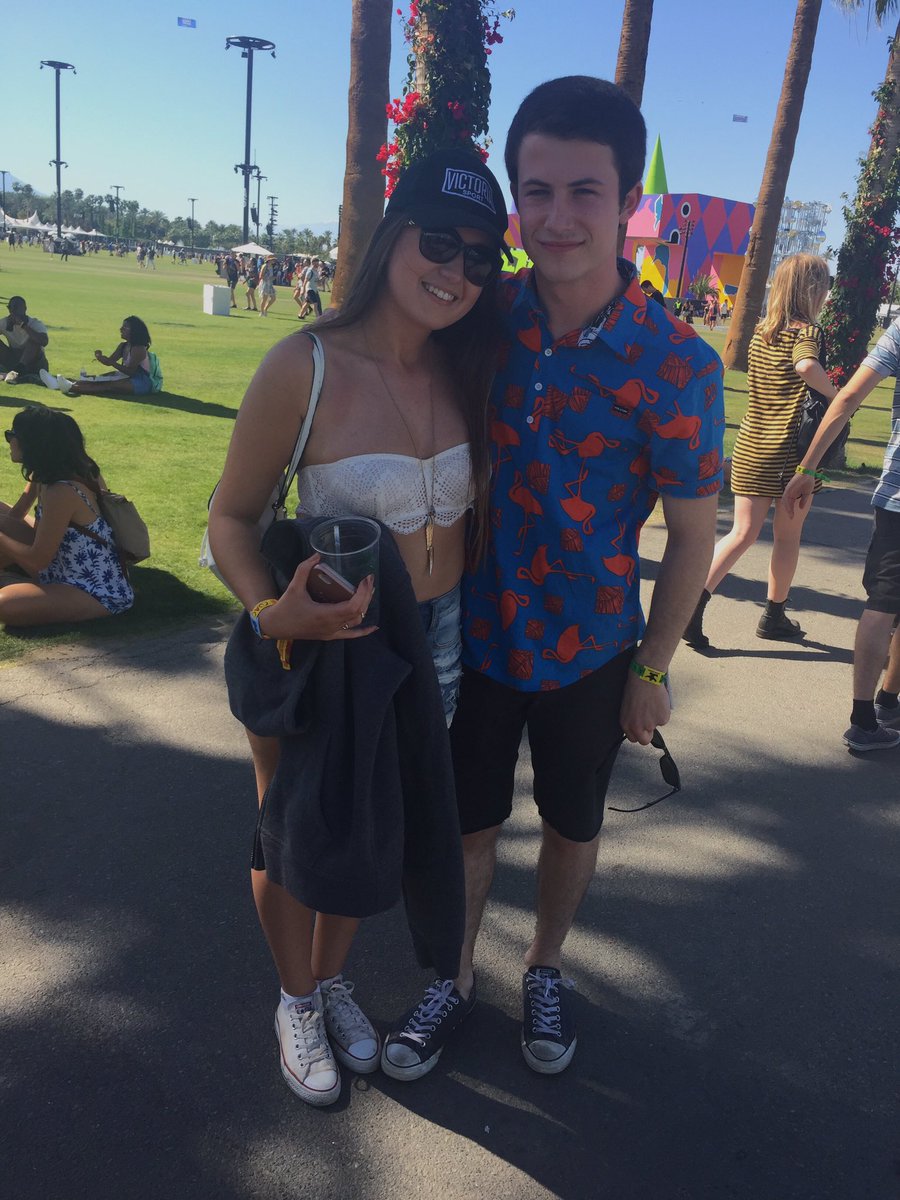 Princess_JF's tweet photo. Coachella Day 1⭐️ #Coachella2017 https://t.co/VEpwJZSlLY