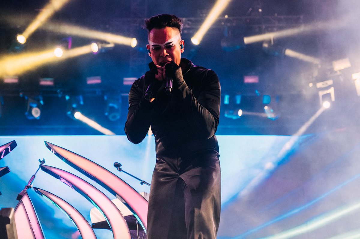 NoiseyMusic's tweet photo. Who is allowing Empire of the Sun to keep happening?
https://t.co/a95iaBOsoA https://t.co/9mOsj0ivNx