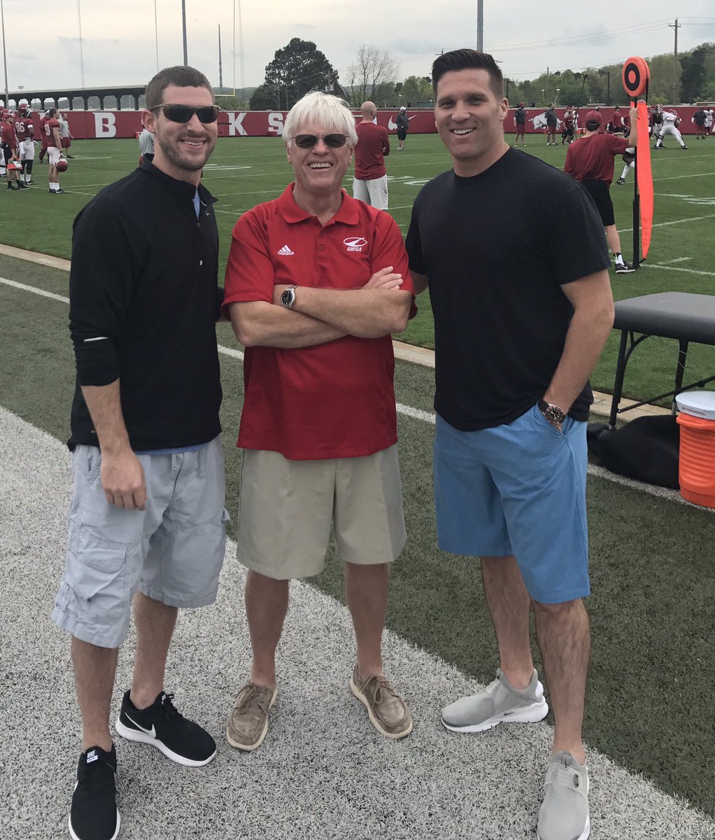 ClintStoerner's tweet photo. My Air Baytown fam checkin out @RazorbackFB .. hospitality was off the charts!! #AirBaytown #QBHigh #REL #1996 #2003 #TrickyDick #DrewTate https://t.co/s2dHQ57yax