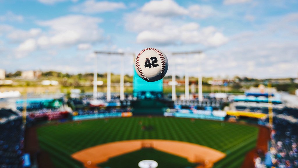 MLB's tweet photo. ♥️ #Jackie42 https://t.co/BzF7JNSFNy
