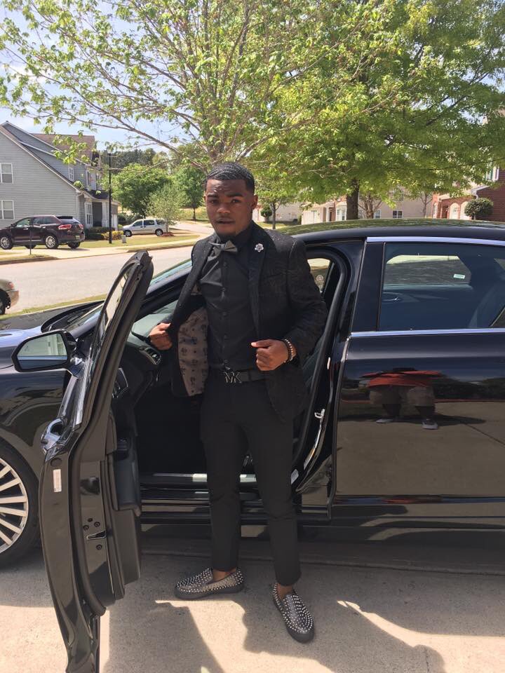 RonaldBMaxwell's tweet photo. My son and his girlfriend attending prom tonight. #lookatmyBOY https://t.co/Jm5Jsmzgc0