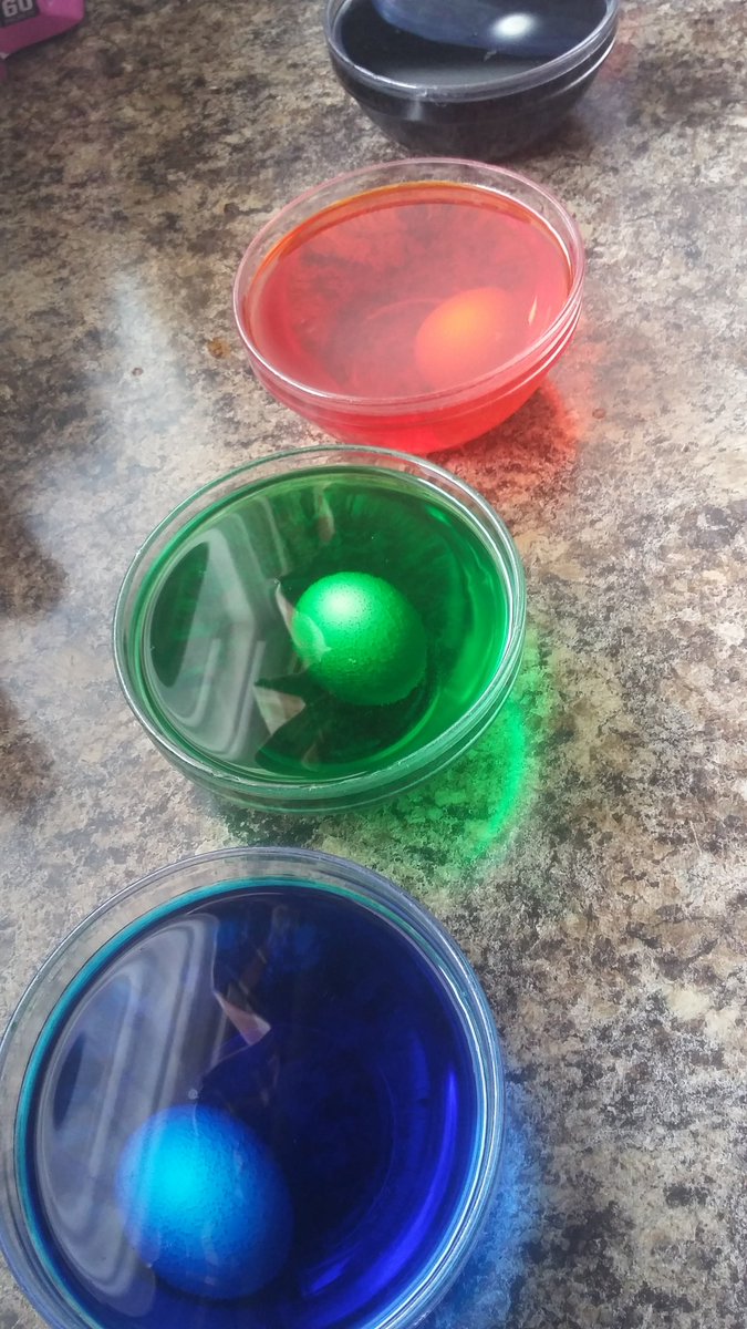 ironfire2's tweet photo. Happy Easter... coloring eggs with my teen! #nottooold #Lovemyfamily #holidayweekend #goodeats #snowday #bringonthecolor https://t.co/qFbLtwemAQ