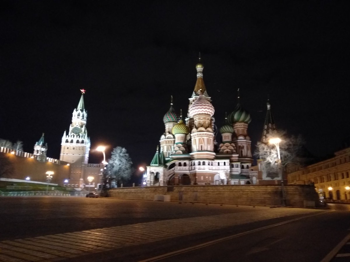 kirov_krasiv's tweet photo. Ночная экскурсия по Москве для иностранных гостей #велоконгресс #micc2017 https://t.co/iUDXlcQVDn