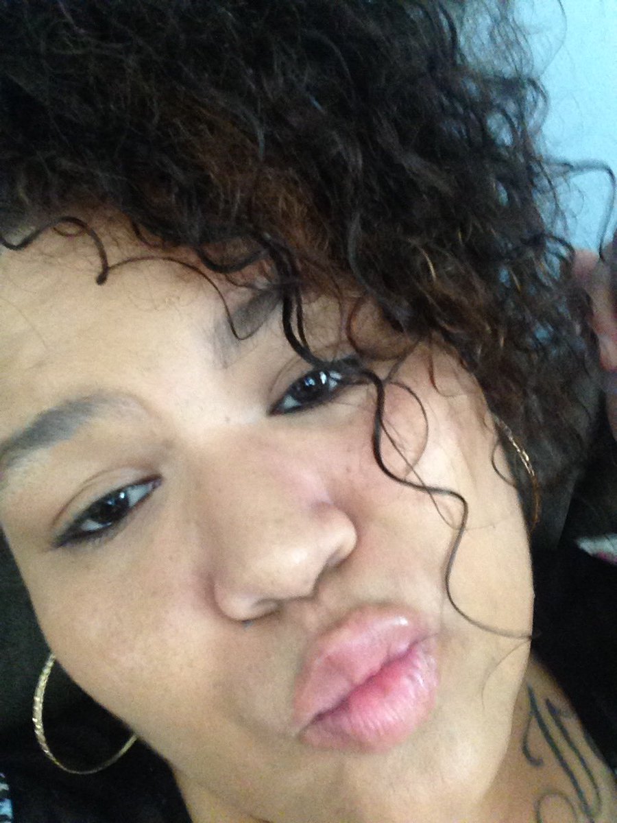Trinsetta54's tweet photo. I been neglecting twitter #TapMeIn #IAmBack #Unbothered https://t.co/Wh9BpLbX2Z