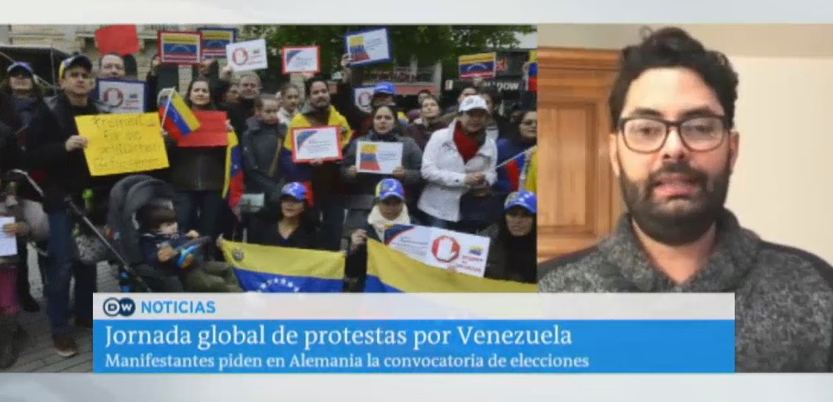 dw_espanol's tweet photo. Manifestantes salieron a las calles en #Düsseldorf, #Alemania, para exigir convocatoria a elecciones en #Venezuela. https://t.co/norutcODkh https://t.co/3bhDJQYdmM