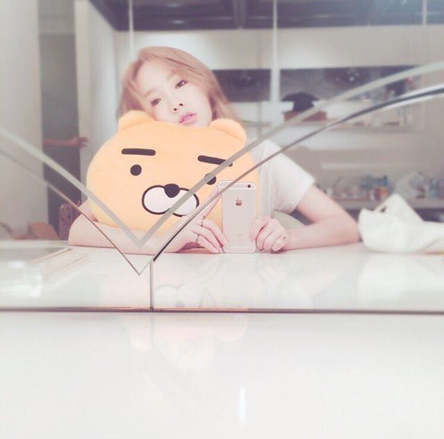 kgirlsbsoft's tweet photo. taeyeon ♡ snsd https://t.co/FBS56JhhCi