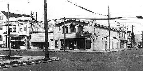 finleysonfilm's tweet image. The 4 Star Theater in SF back when it was the La Bonita in 1919. Still going strong (currently showing the Baldwin doc I Am Not Your Negro).