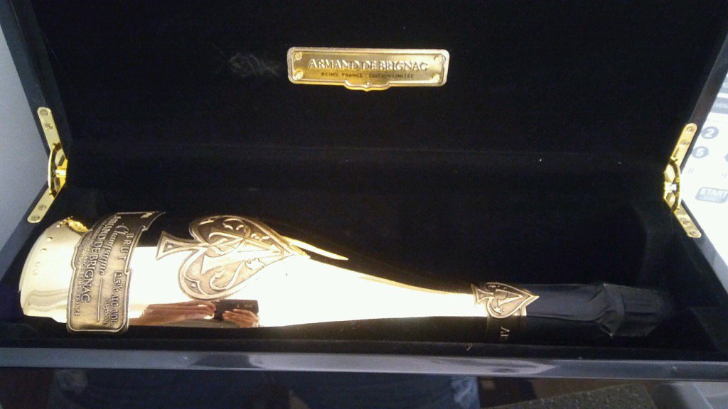 writegirl_nola's tweet photo. Close the casket for a month. Countdown to an epic turnup. #casketsharp #deadaces @ArmandDeBrignac #BFFs #celebrate https://t.co/SeHtFZjt96