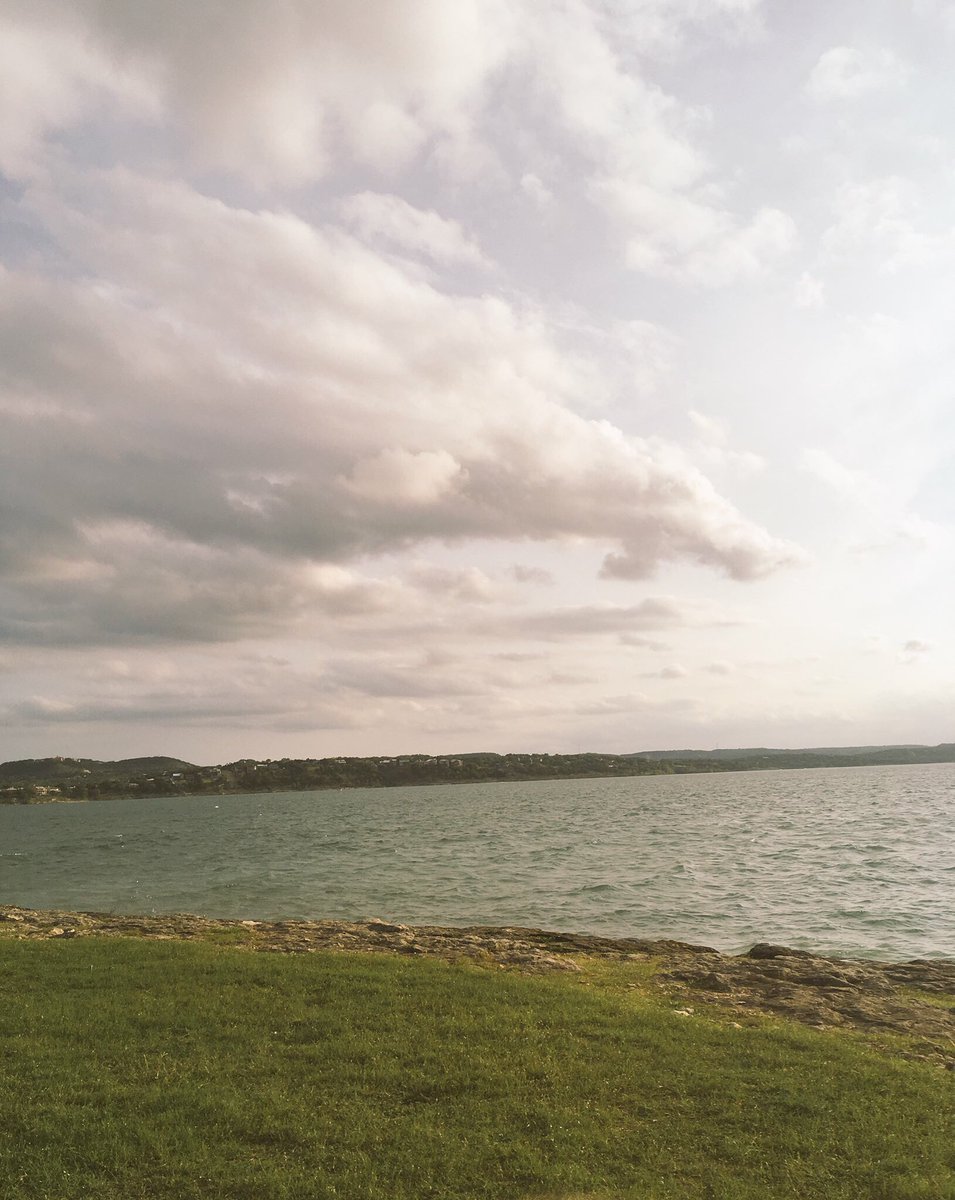 yoperina's tweet image. Went out to a nearby lake to write today. #bestdecisions