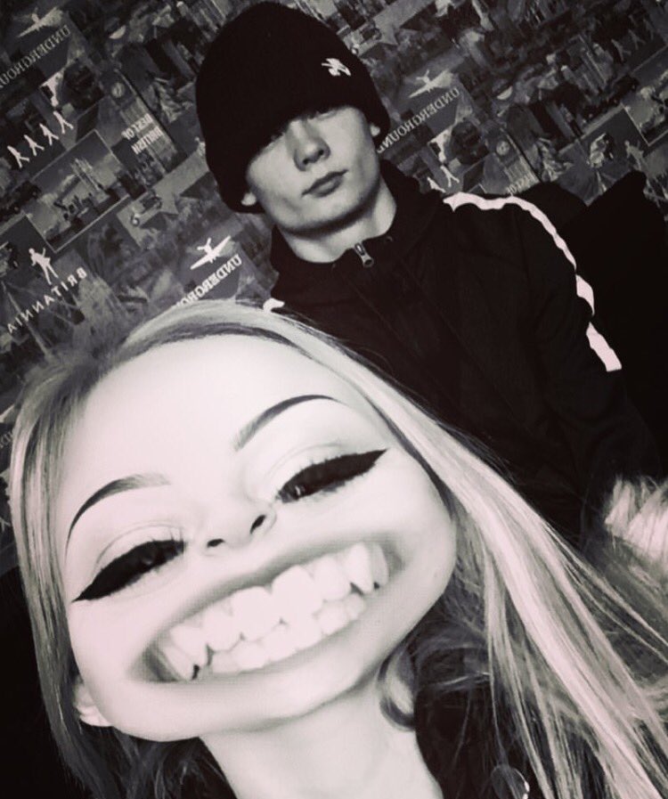 fayeegx's tweet photo. Happy 18th birthday baby🎉💍👫🔐🌍💙x @Joey_Bolster2 https://t.co/IbebeKhMdA