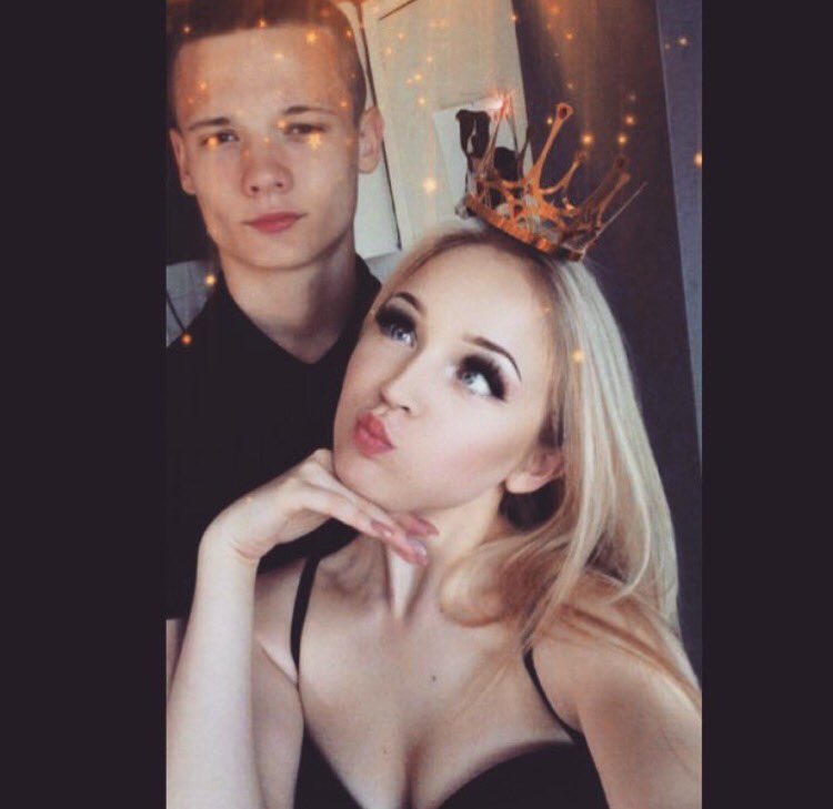 fayeegx's tweet photo. Happy 18th birthday baby🎉💍👫🔐🌍💙x @Joey_Bolster2 https://t.co/IbebeKhMdA