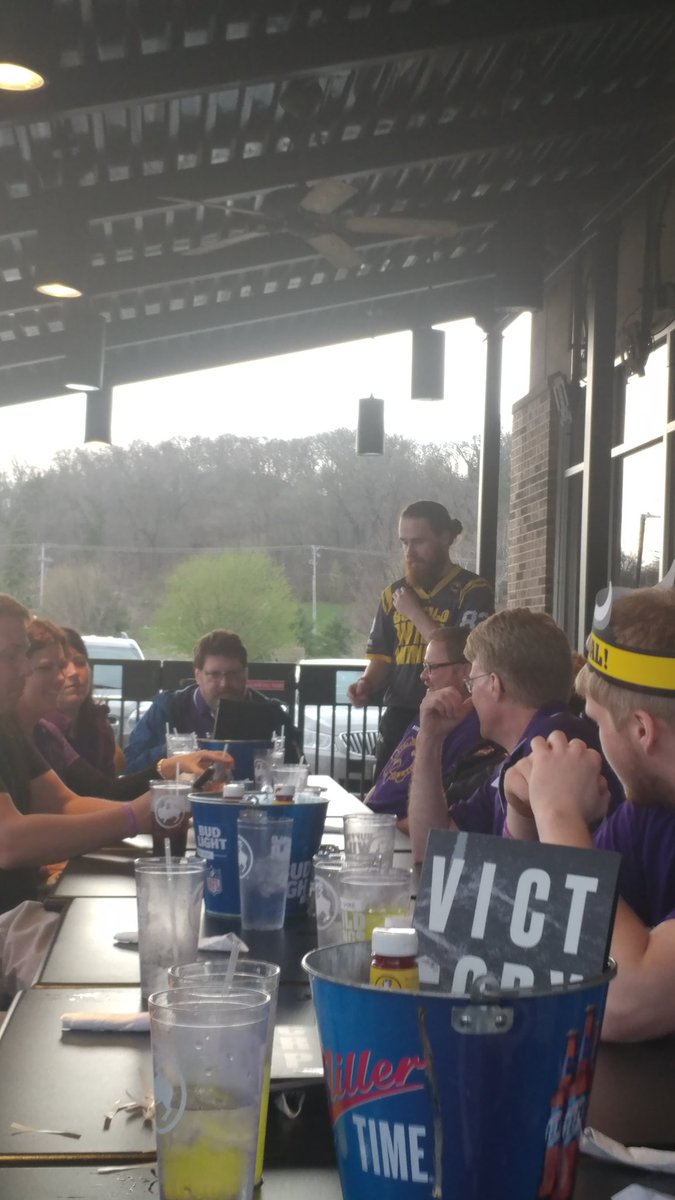 Even the waiters at bdubs are getting in on the Dave Shike craze!