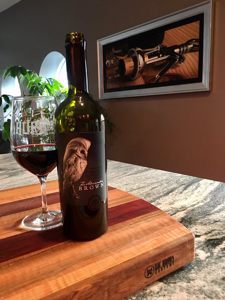 fishi810is's tweet photo. @thomasarvid @zalexanderbrown @zacbrownband Wood, Acrylic,& Wine. Fabulous Art makes me so very happy. #zbbcustomschefrusty #ARTX3 https://t.co/qlbJT74UNV