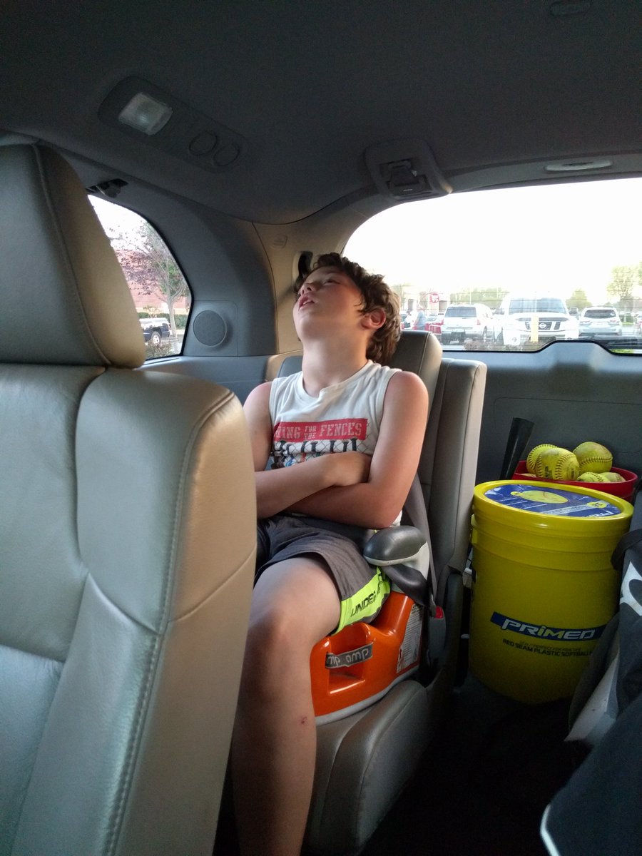 bl1droidtw's tweet photo. Who feels like this after a long weekend of ball?? Lol #sleepingwitheyesopen https://t.co/n4gYrX9AWl