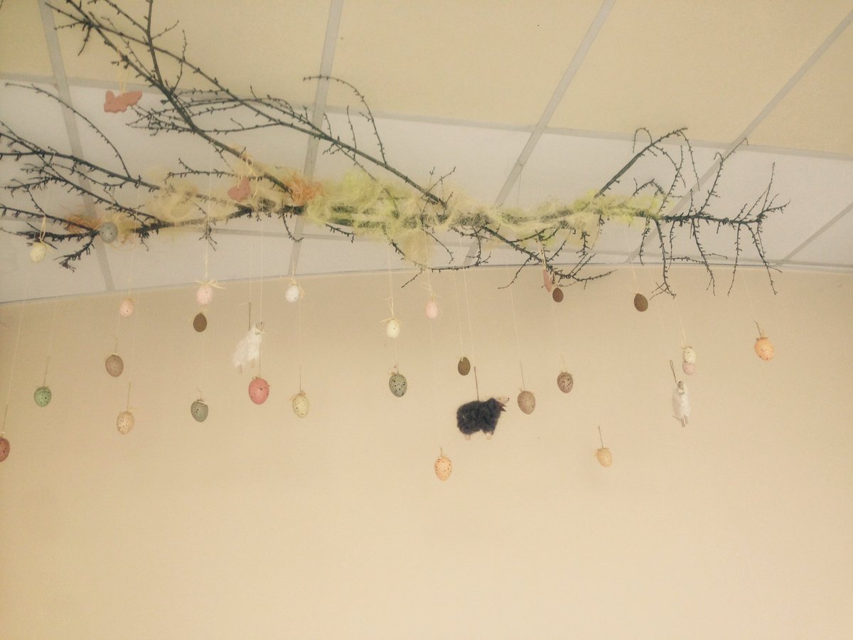 Idée de suspension sur le thème de #PAQUES / ambiance ✨naturelle et sobre- on #love ♥️ #interiordesign