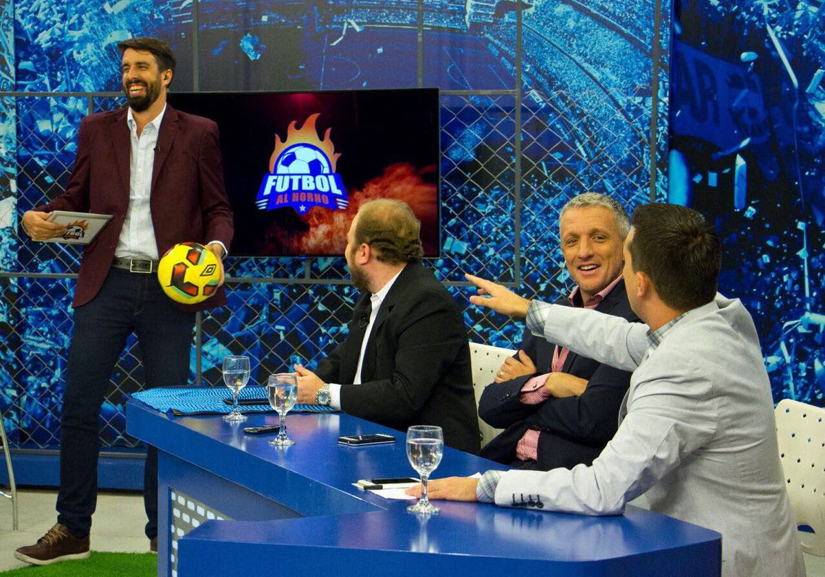 Mañana a las 13, una nueva emisión de #FútbolAlHorno en #Canal26. Mucho contenido. Nos seguimos metiendo en lugares que otros no se meten.