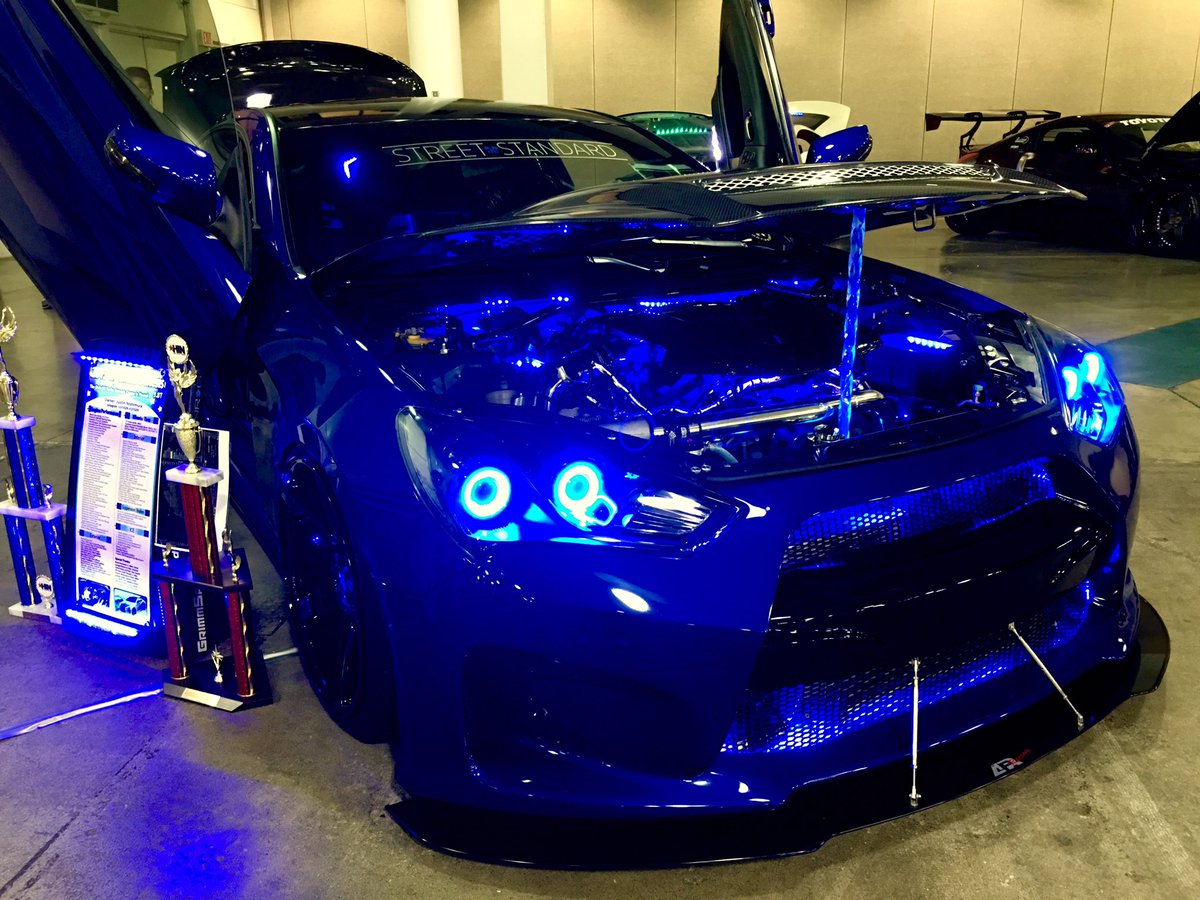 ultimateiknarf's tweet image. Most epic lights I've seen on a car! Instagram &amp;amp;/or twitter #tbghinjustin &amp;amp; photo or video of @sxygen '13 Hyundai Genesis to vote, ends 8pm