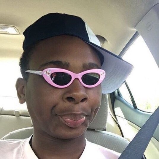 a bateria ta em 1% aí eu chego na tomada e o celular desliga