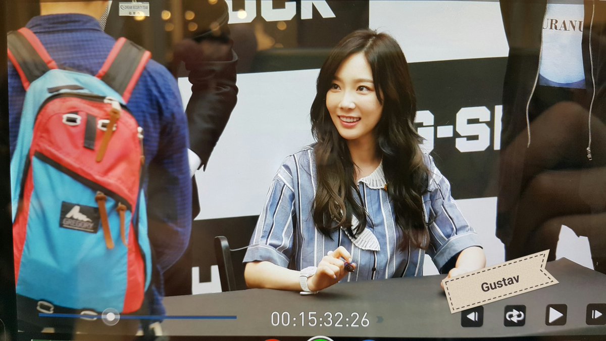 [PIC][16-04-2017]TaeYeon – Sunny – Tiffany – HyoYeon và SooYoung tham dự buổi Fansign cho “G-SHOCK CRAZY TOUGHNESS” vào chiều nay C9g6qwlUAAE0fPj