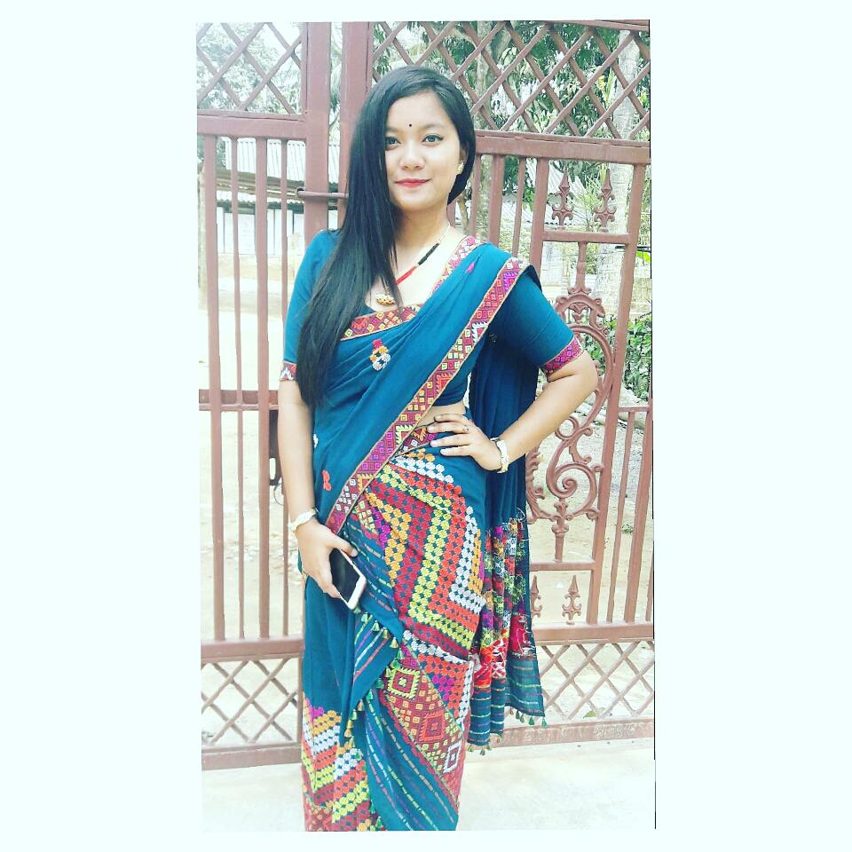 Upa__sana's tweet photo. #bihu #celebration #2k17❤🌸 https://t.co/EEuOrgTLyK