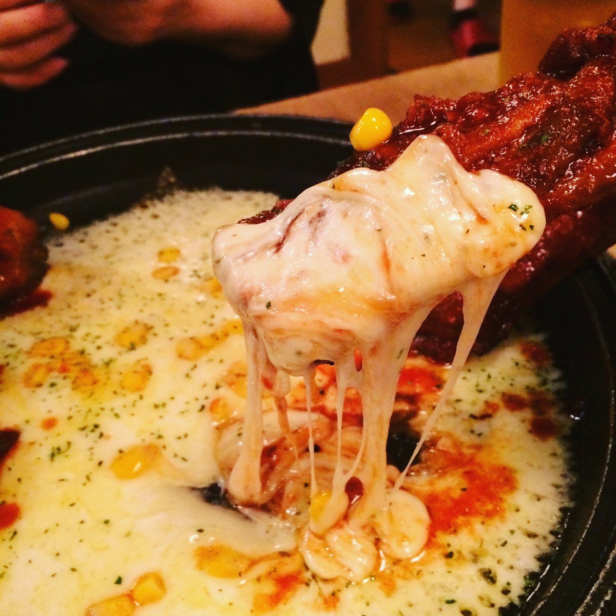 小野寺真美 わたあめ工場 新大久保にて 遅めのランチで チーズカルビ食べました チーズ とろとろだし 甘辛でおいし い 〆のチーズチャーハンも格別すぎてやばい おいしい 高カロリー感やばくて罪な味だけど ビールと相性バツグン 肉 飯 小野寺真美 わたあめ工場 新大久保にて 遅めのランチで チーズカルビ食べました チーズ とろとろだし 甘辛でおいし い 〆のチーズチャーハンも格別すぎてやばい おいしい 高カロリー感やばくて罪な味だけど ビールと相性バツグン 肉 飯